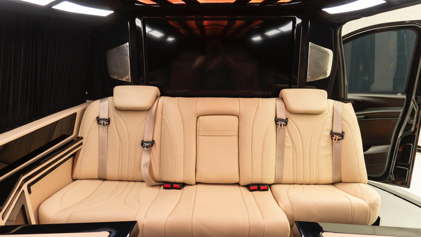 VIP Transfer Denizli Mercedes Vito İç Mekan TV Ekranı